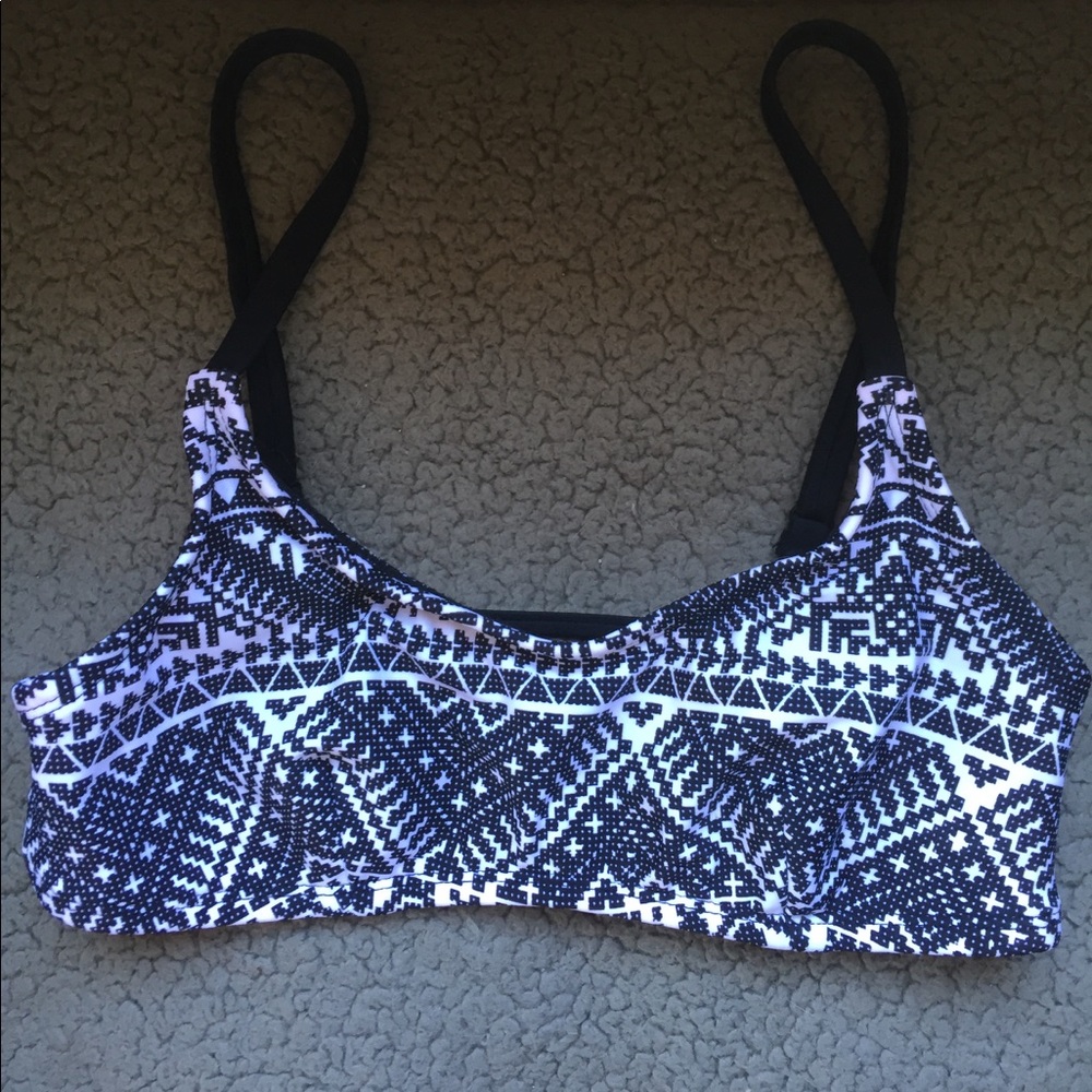 Xhilaration - Swim Top; NWT (Small)